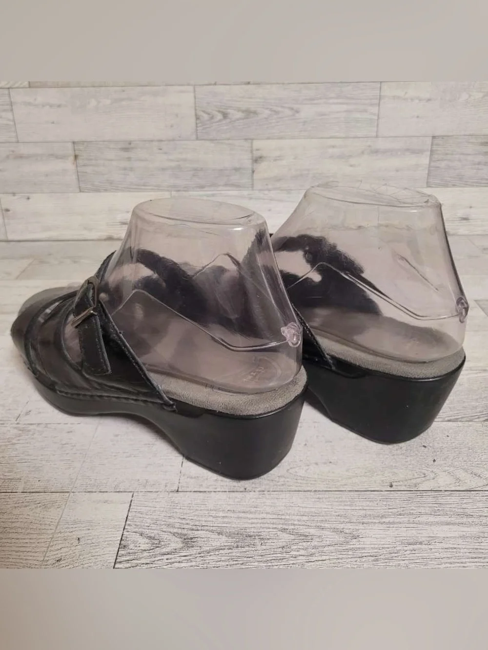 Dansko women’s sela
